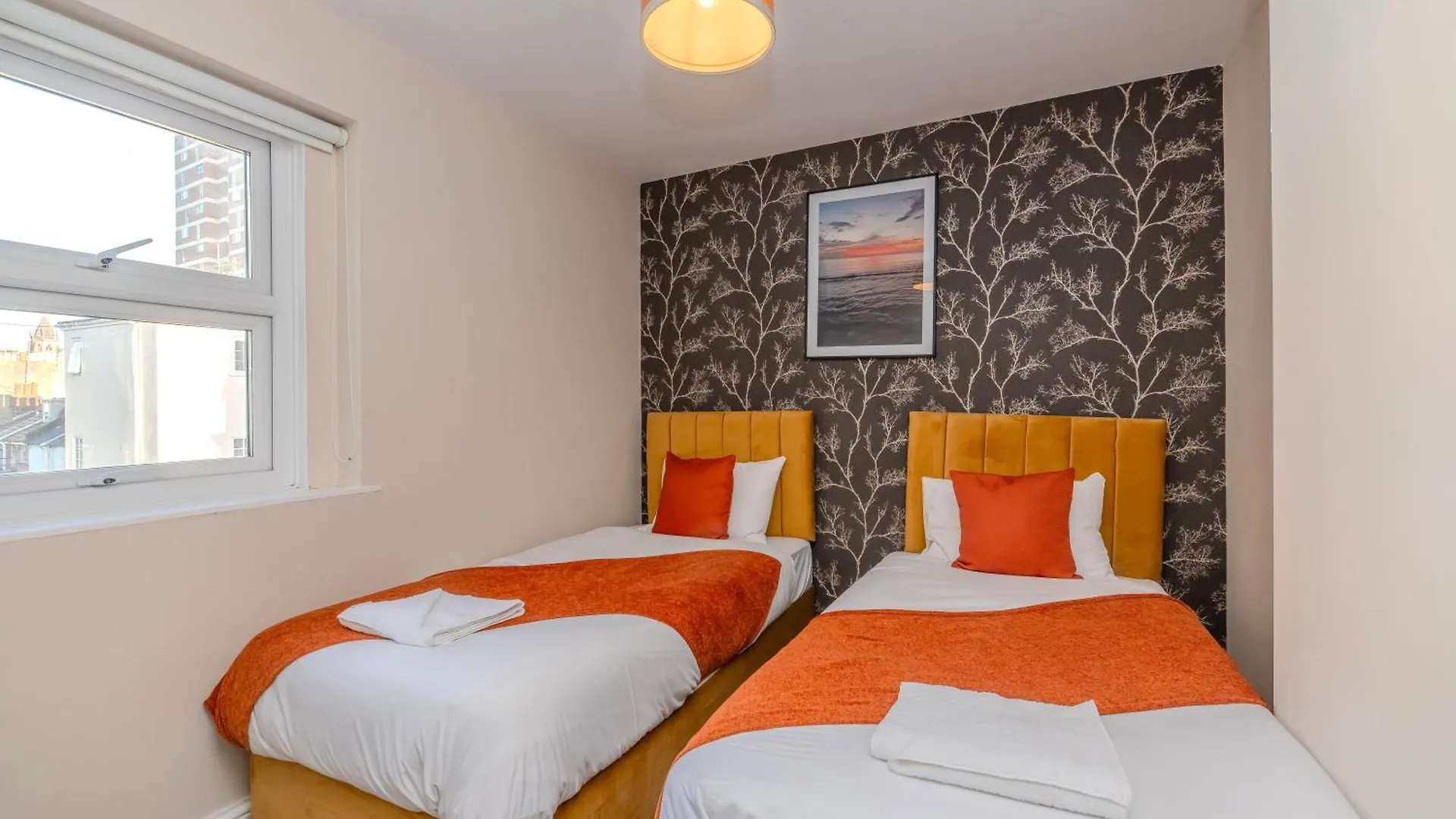 Central Brighton 2Bedroom 1 Bathroom Flat Next To Brighton Beach